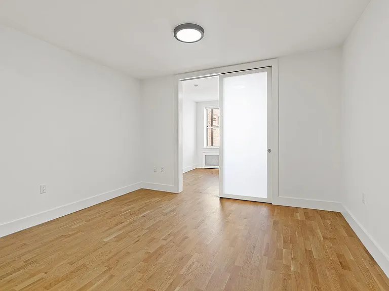 40 Linden Blvd #4C — Photo 6