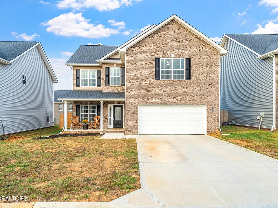 1st image of 3045 Lazy River Dr