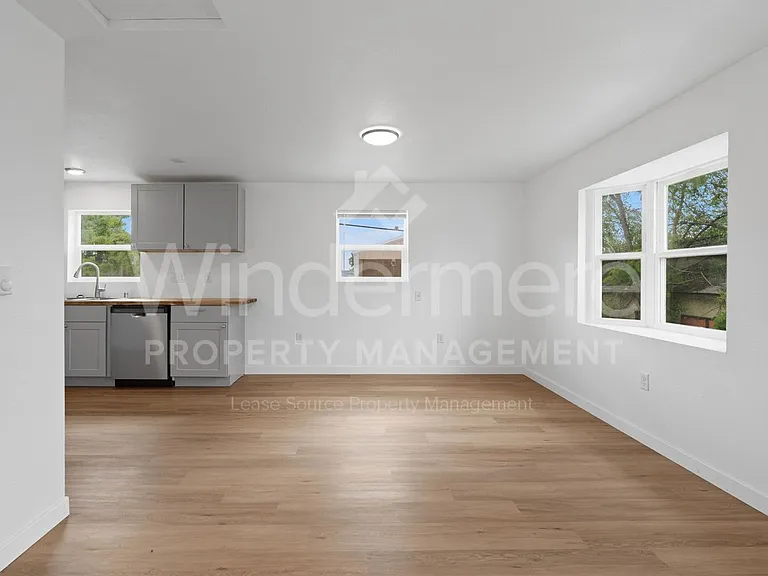 1804 E Liberty Ave — Photo 3