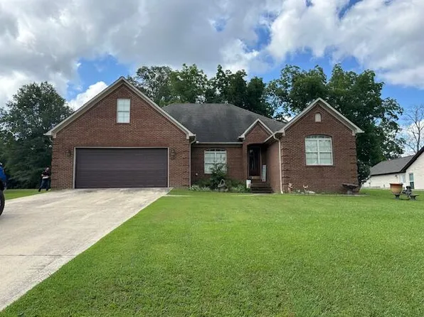 207 McCarley Ave, Booneville, MS 38829