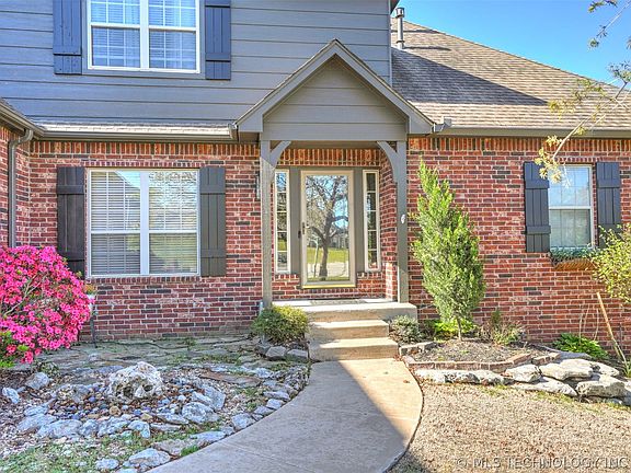 3rd image of 11074 S 52nd Pl