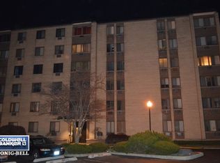 9720 S Pulaski Rd APT 207, Oak Lawn, IL