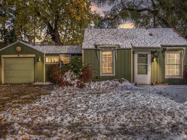 308 Maple St, Spring Lake, MI 49456