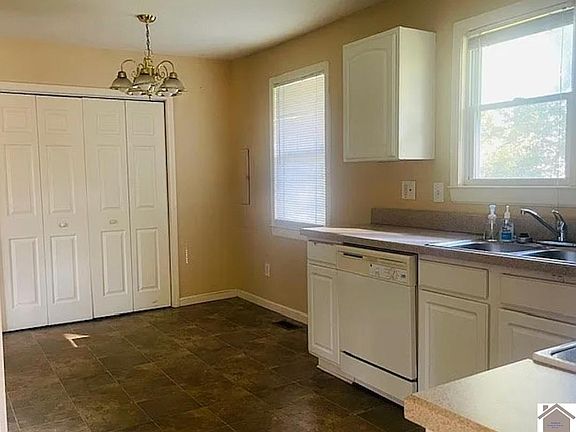 3rd image of 227 Midway Ave
