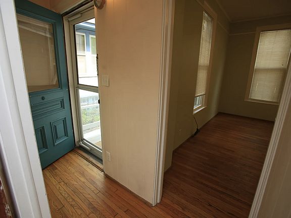 5th image of 526 S Division St APT 6