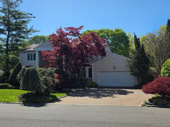 78 Woods Drive, Roslyn, NY 11576
