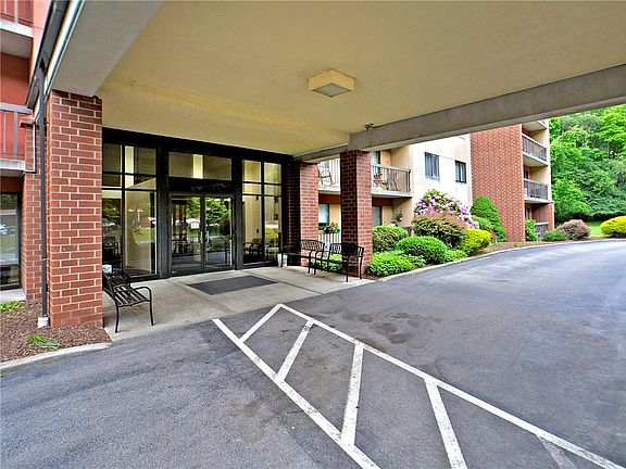 3rd image of 1987 Centurion Dr APT 501