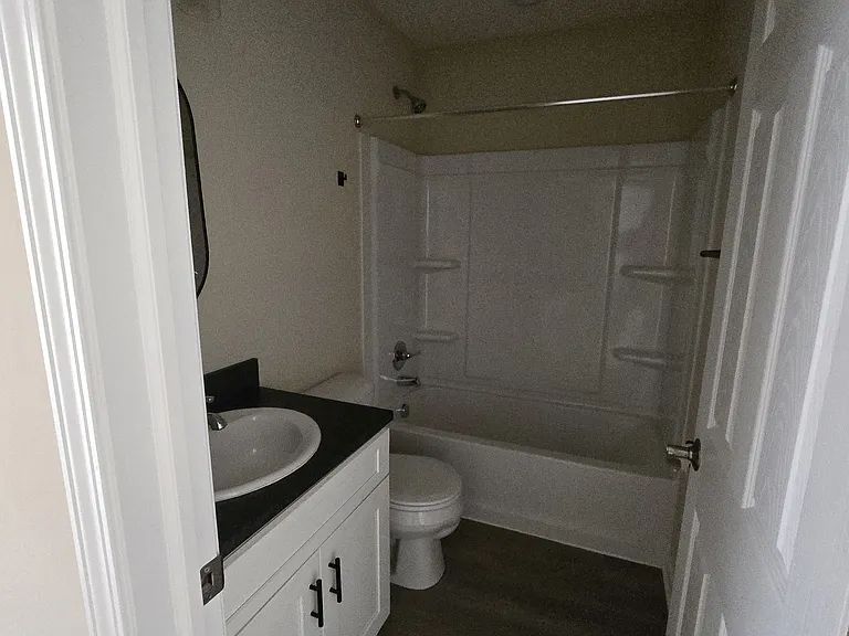 214 Laverne Dr #A — Photo 3