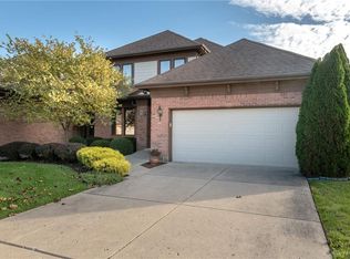 7100 Salem Crossing Pl, Englewood, OH