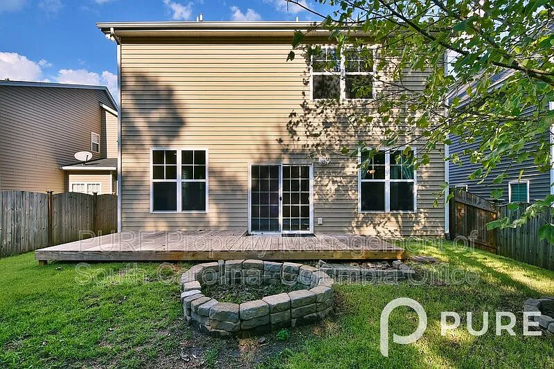 3 bed, 2.5 bath, 2282 sqft, $2,295 — Photo 4