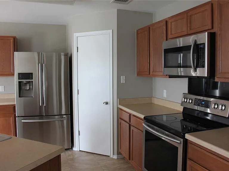 12817 Chime Dr — Photo 10