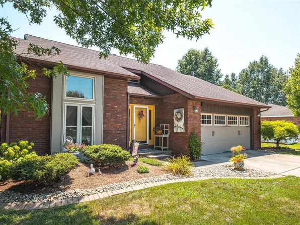 413 Whispering Oaks Dr, Bethalto, IL 62010