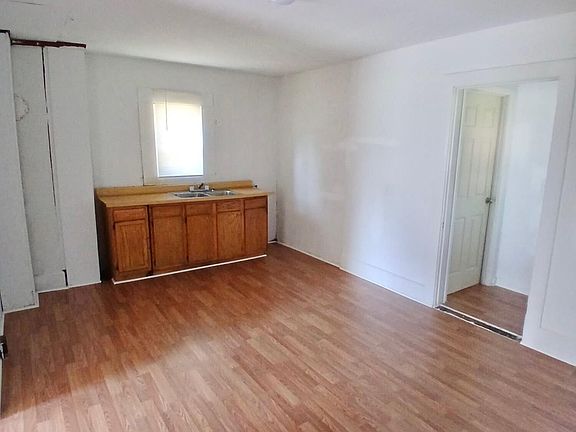 5th image of 432 Johnson Ave