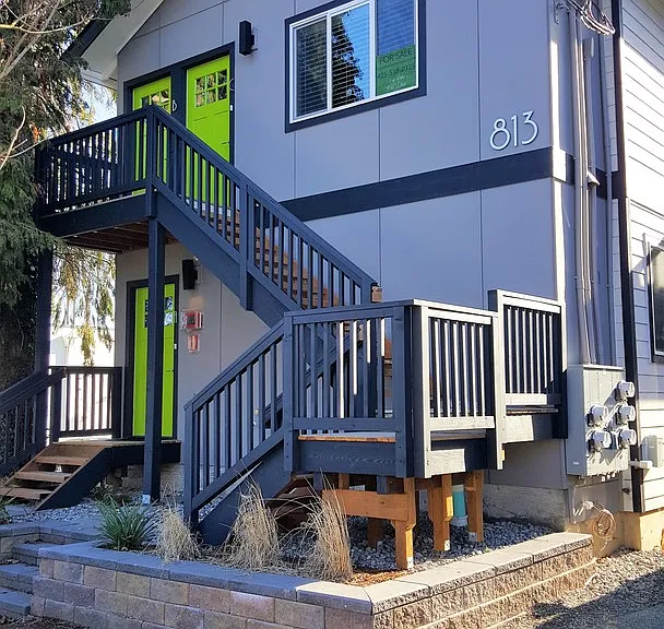 813 N 44th ST — Photo 1