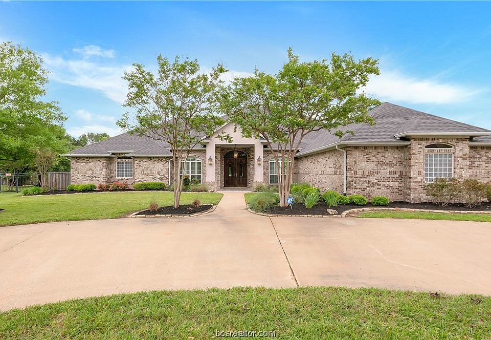1st image of 2035 Oakwood Trl