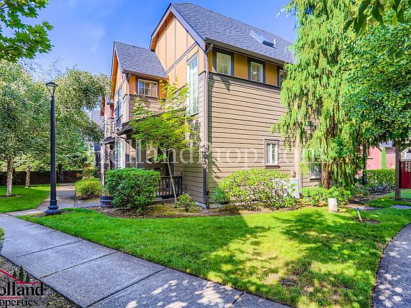 3rd image of 7220 NE Stoneybrook St