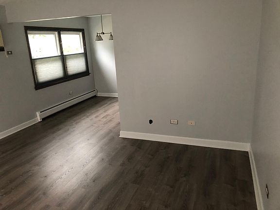 3rd image of 4536 Elm Ave