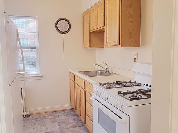 5th image of 1201 N Courthouse Rd #3