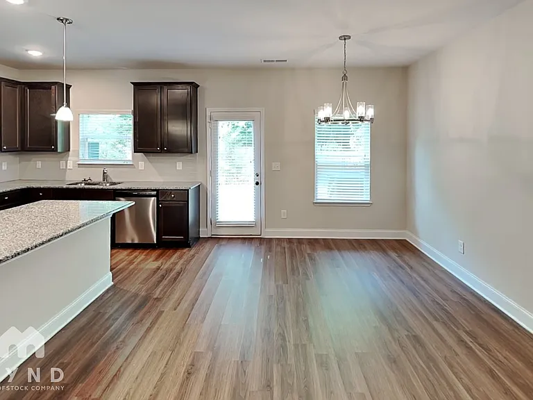 10143 Benton Woods Dr — Photo 7