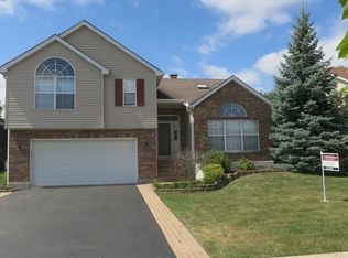 1014 Trillium Ln, Bartlett, IL 60103