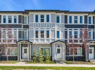 182 W Belmont St SW, Calgary, AB T2X 5C4