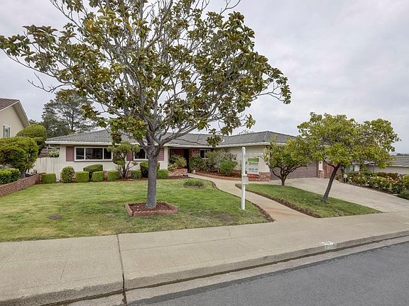 3rd image of 2820 Rivera Dr
