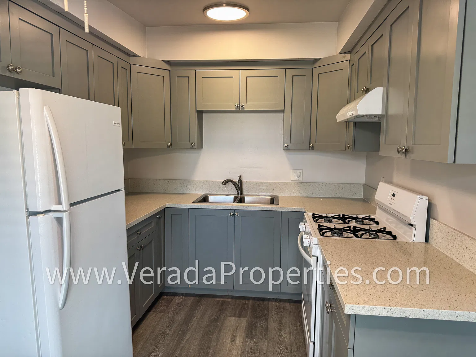 2 bed, 700 sqft, $2,195 — Photo 2