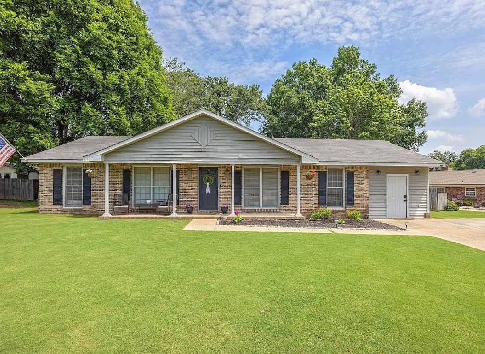 1st image of 1504 Melanie Ln