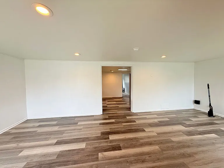 3239 39th Ave SW — Photo 5