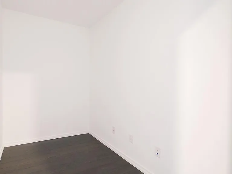 197 Yonge St #1511 — Photo 11