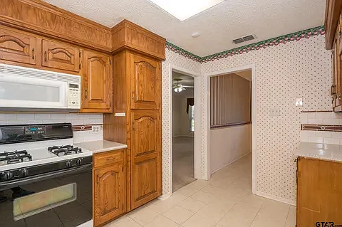 3863 Lamb Dr — Photo 12