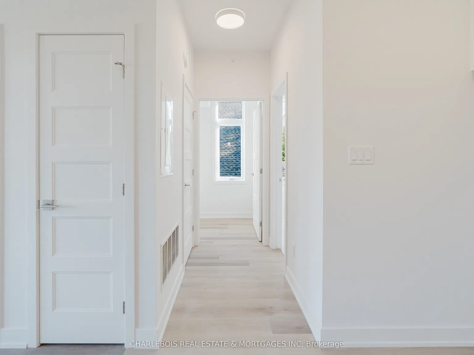 1 bed, $2,080 — Photo 4