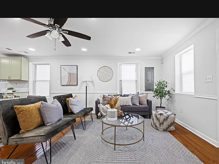 5307 E St SE — Photo 2