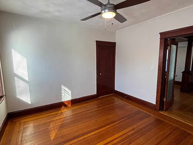 580 Admiral St — Photo 5