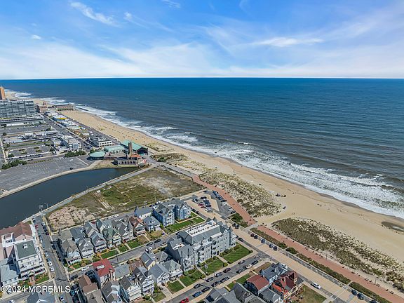 4th image of 4 Ocean Avenue #15