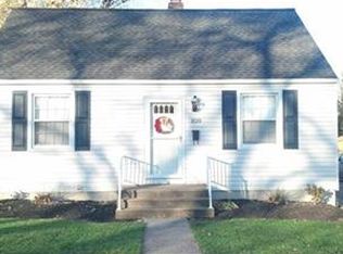 820 Warwick Dr, Sheffield Lake, OH 44054