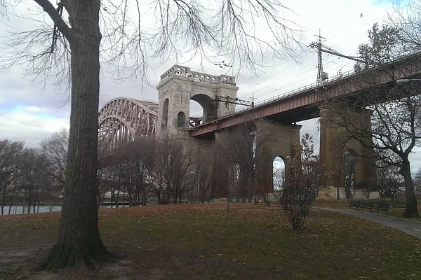 Rented by Basilious Vassos, LREB | media 32