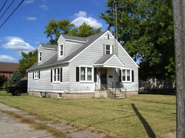 110 E Oak St, Coal City, IL 60416