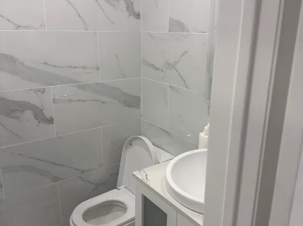 (undisclosed Address), Far Rockaway, NY 11693