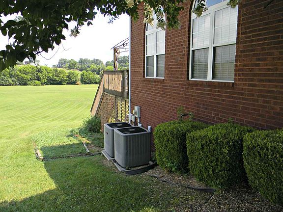 5th image of 112 Jerrimac Ln