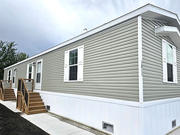 2nd image of 1811 Fenway Dr #163