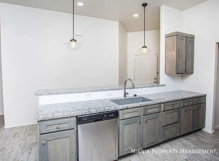 1112 N 7th St — Photo 5