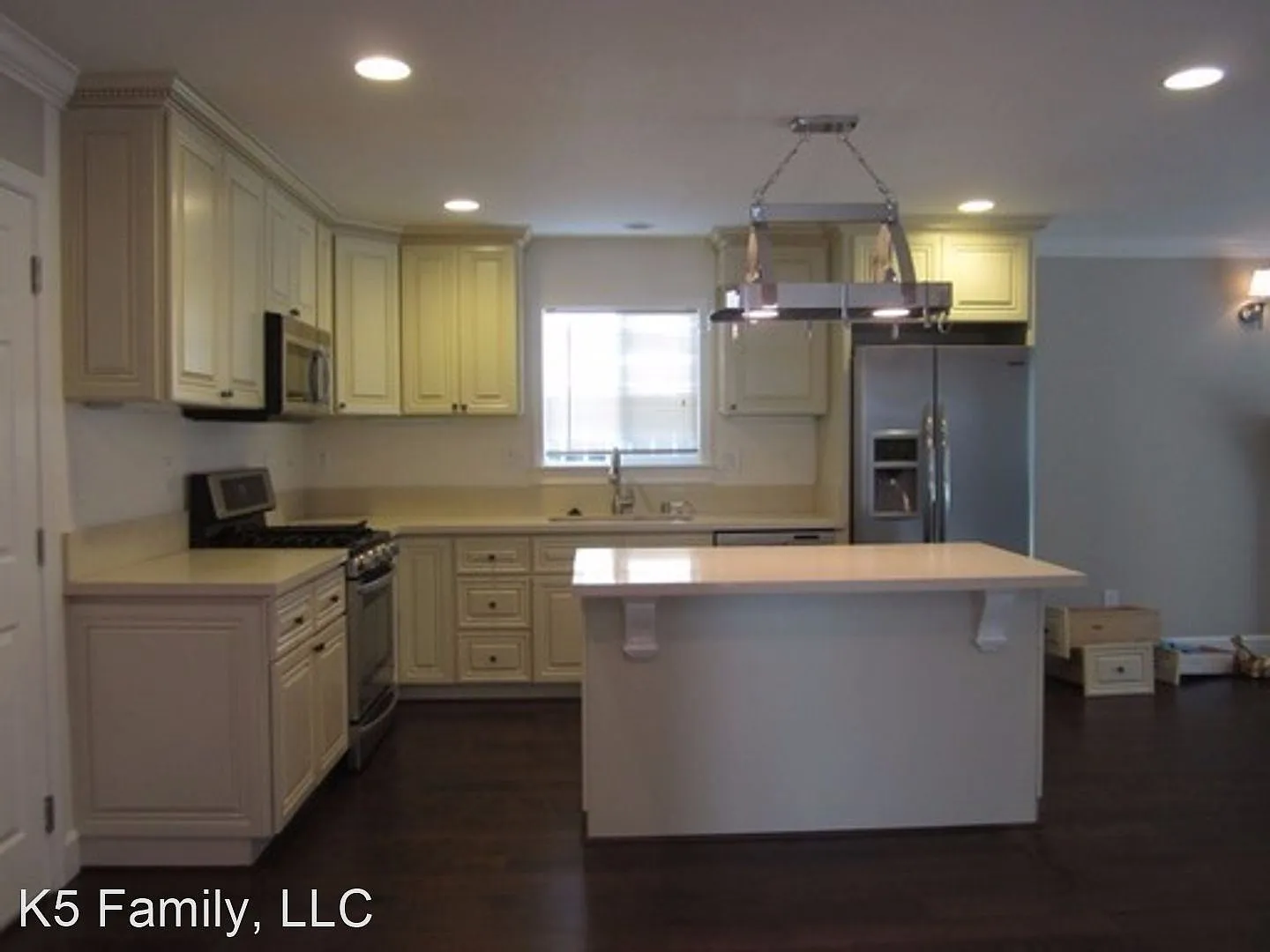 1307 Kentucky Dr photo 1