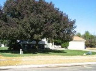 727 Riverside Dr, Linden, MI 48451