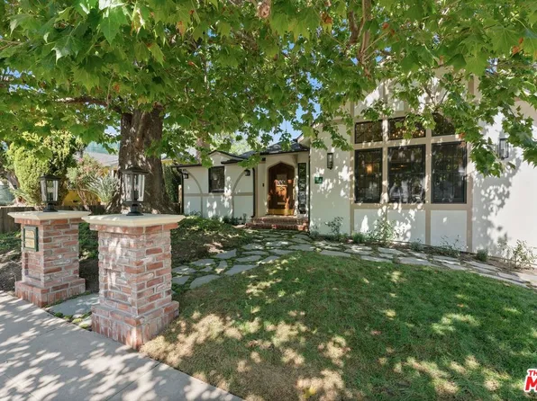 224 N Bowling Green Way, Los Angeles, CA 90049