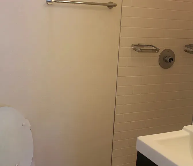 Pool full bath