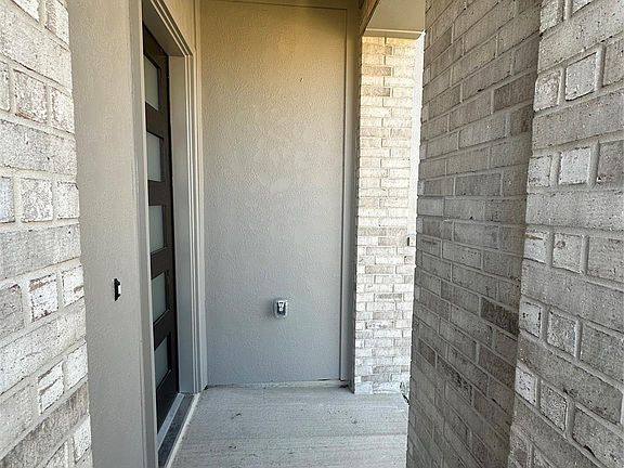 5th image of 206 Mercury Sky Rd