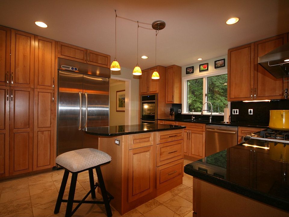 Gourmet Kitchen 1
