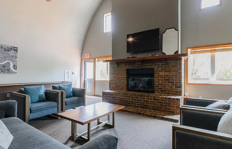 Hamlet Apartments — Photo 12