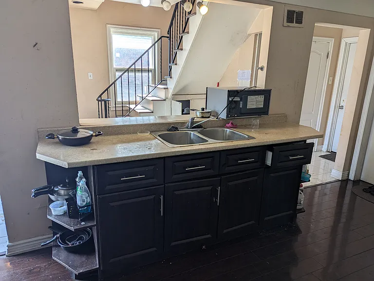 15 Fennell Ave W #2 — Photo 8